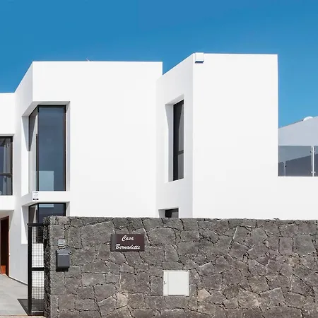 Modern Mojones 3 Bedrooms En-suite Berniente Great Sea Views Puerto Del Carmen