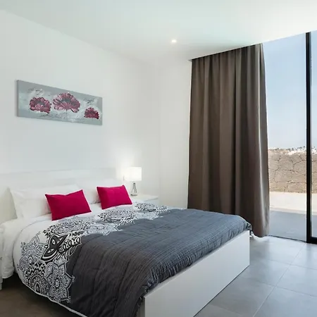 Villa Modern Mojones 3 Bedrooms En-suite Berniente Great Sea Views Puerto Del Carmen Puerto del Carmen (Lanzarote)