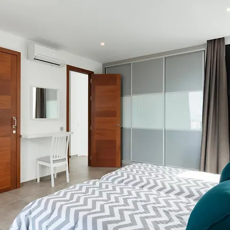 Villa Modern Mojones 3 Bedrooms En-suite Berniente Great Sea Views Puerto Del Carmen Puerto del Carmen (Lanzarote)