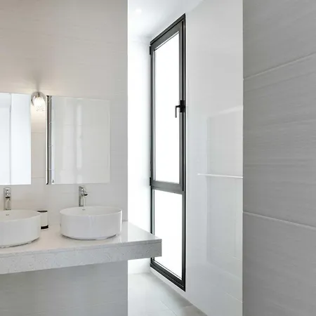 Modern Mojones 3 Bedrooms En-suite Berniente Great Sea Views Puerto Del Carmen Puerto del Carmen (Lanzarote)