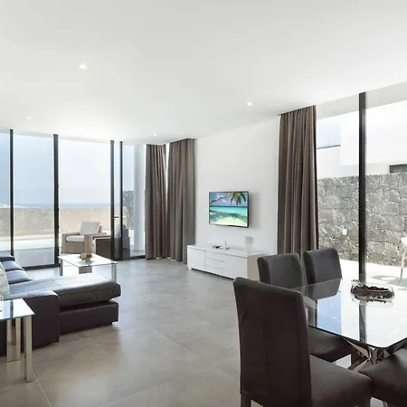 Modern Mojones 3 Bedrooms En-suite Berniente Great Sea Views Puerto Del Carmen Villa