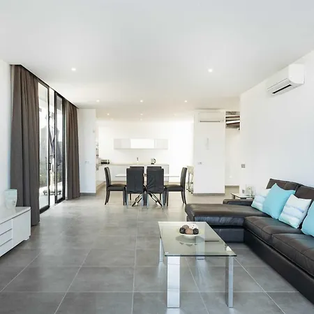 Modern Mojones 3 Bedrooms En-suite Berniente Villa Puerto del Carmen (Lanzarote)