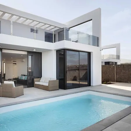Modern Mojones 3 Bedrooms En-suite Berniente Great Sea Views Villa