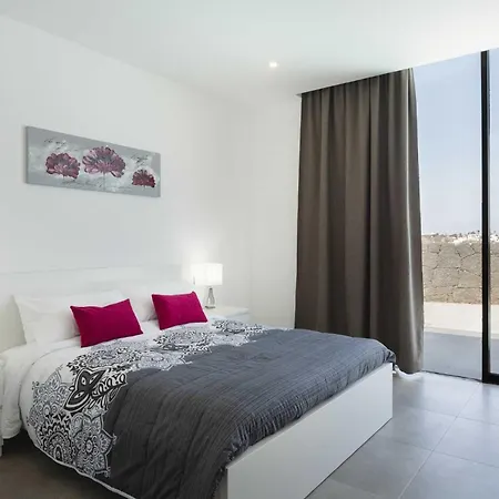 Modern Mojones 3 Bedrooms En-suite Berniente Villa