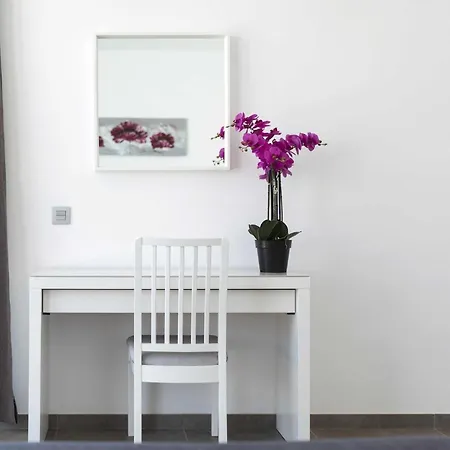 Modern Mojones 3 Bedrooms En-suite Berniente Puerto del Carmen (Lanzarote)