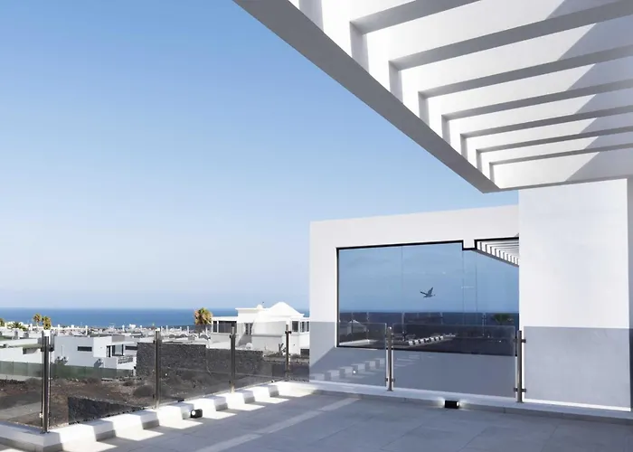 Modern Mojones 3 Bedrooms En-suite Berniente Great Sea Views * Puerto del Carmen (Lanzarote)