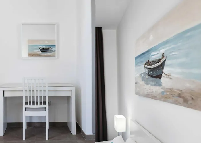 Modern Mojones 3 Bedrooms En-suite Berniente Great Sea Views Villa *